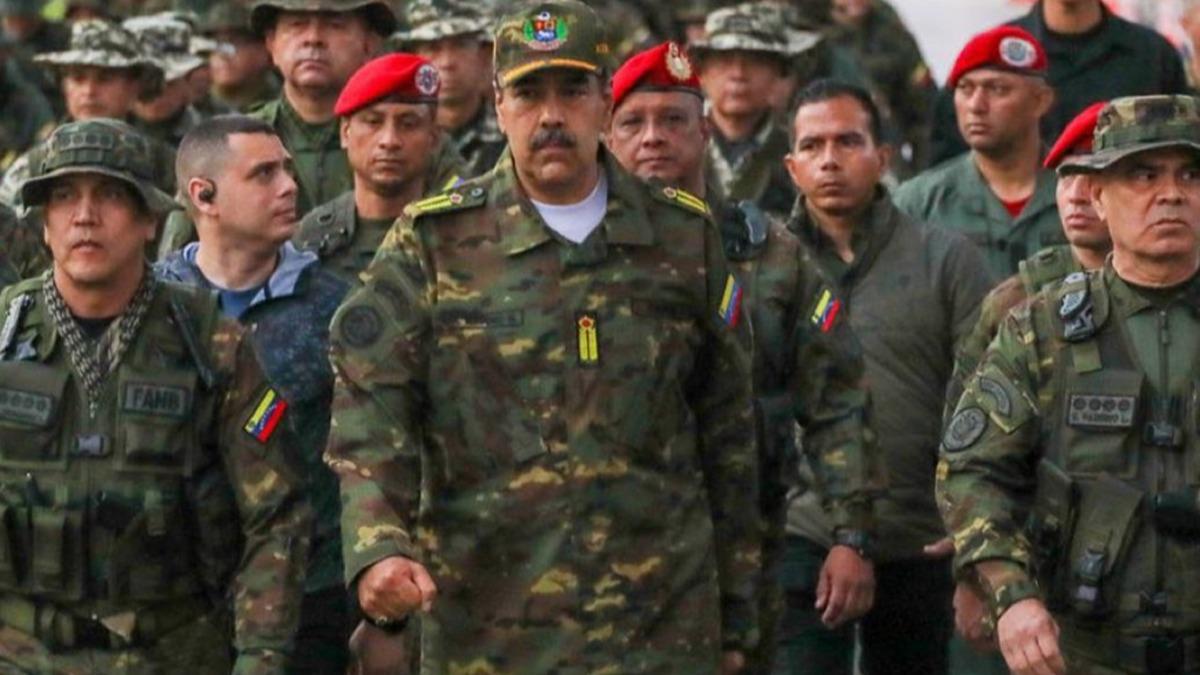 Maduro'dan Trump'a askeri niformal mesaj: Venezuela'ya girmelerinin hibir yolu yok