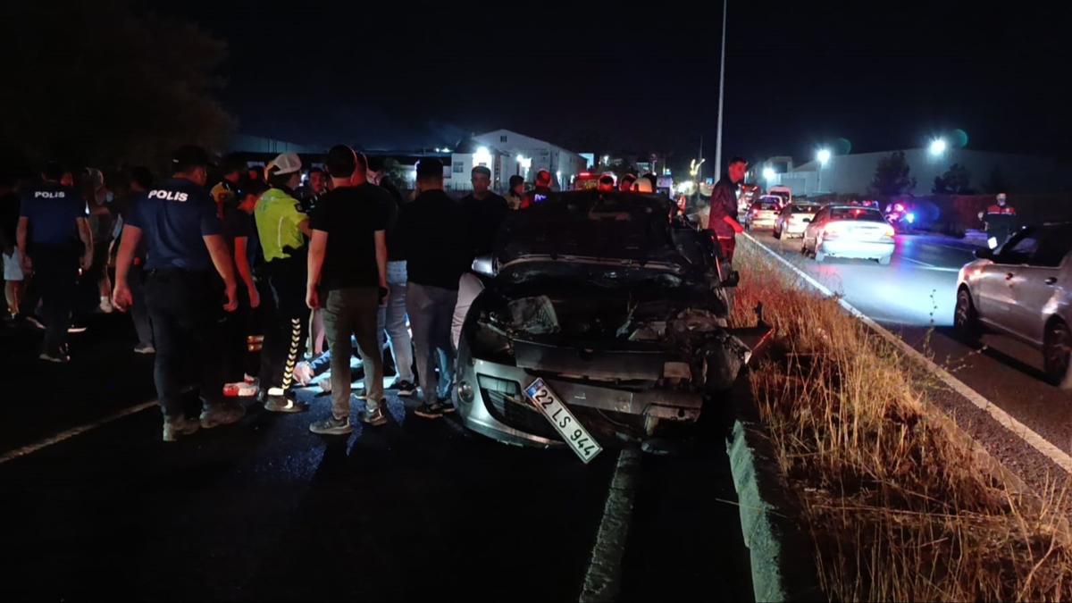 Tekirda'da aydnlatma direine arpan otomobilde 1 kii ld