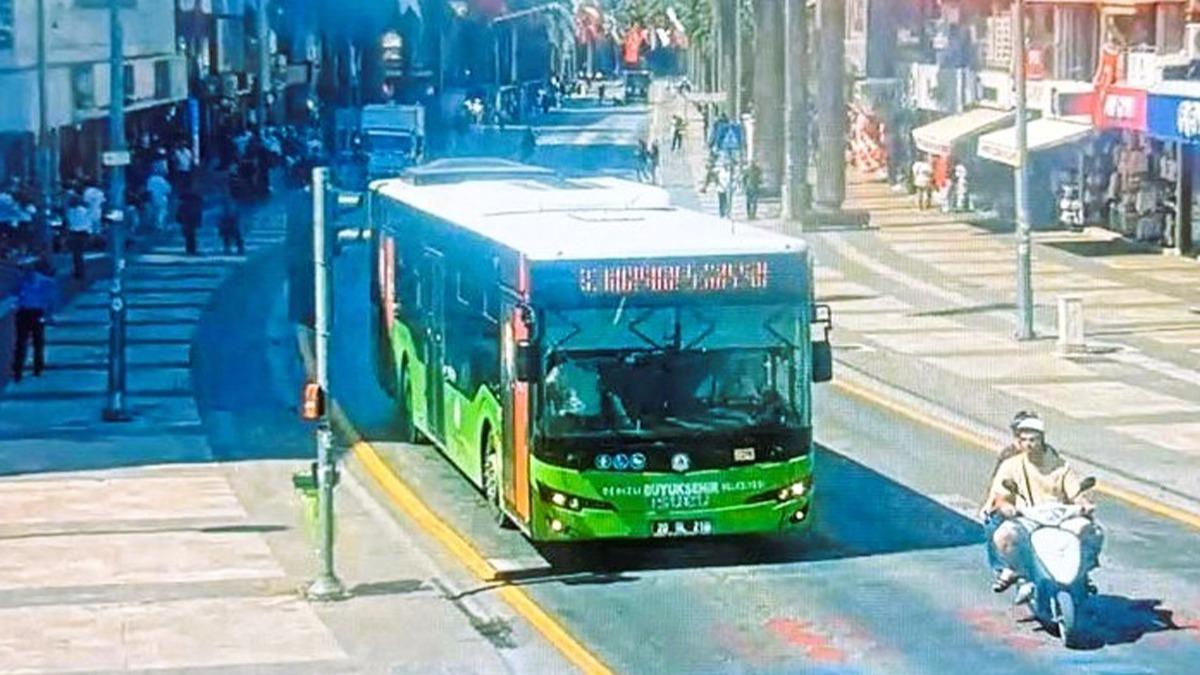 CHP'li belediyenin hatas 30 Austos'a glge drd... Tepki yad: Sorumsuzluk