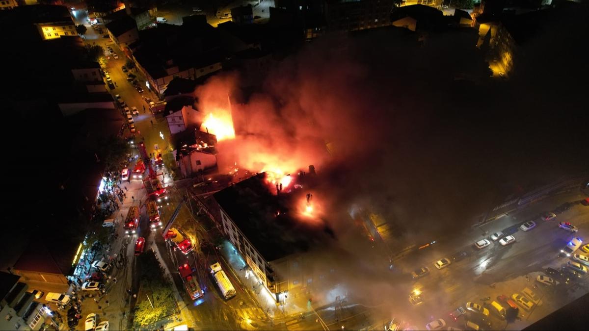 ehri ayaa kaldran yangn! Restoranda balad dier binalara srad