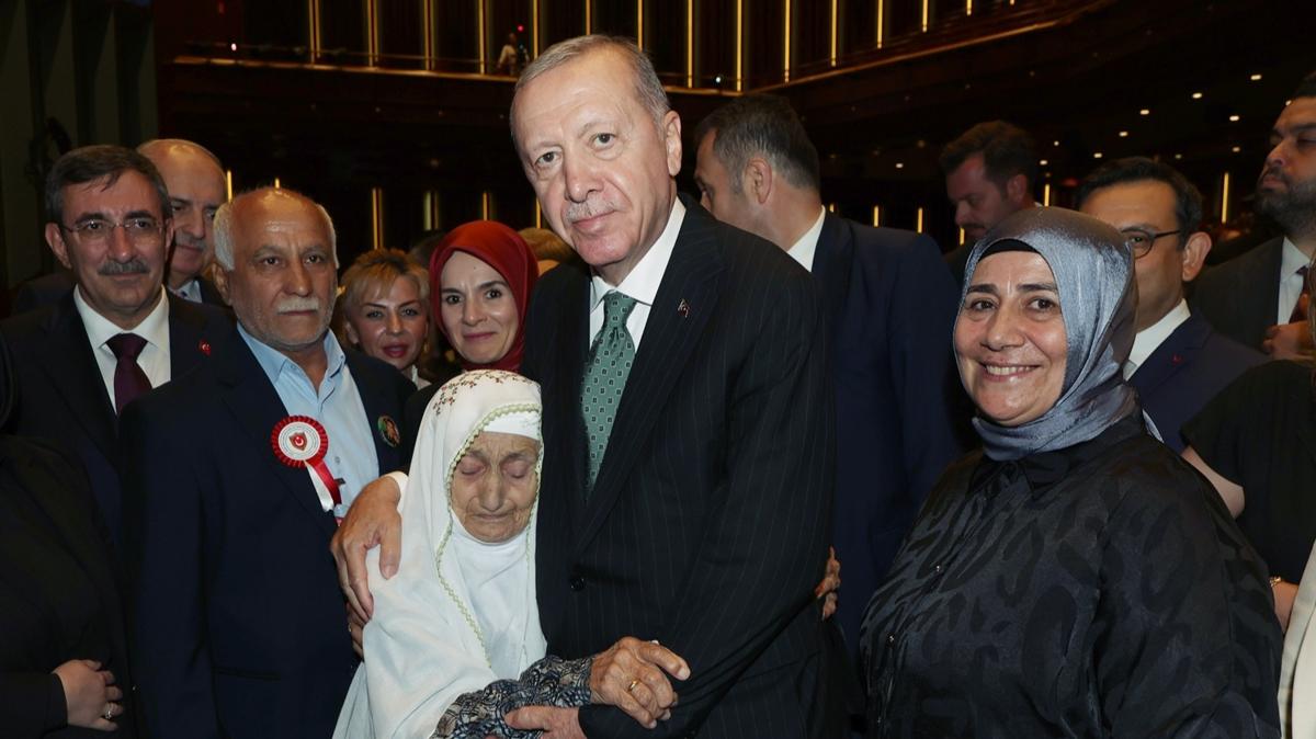 Vatan var'' diyerek gnllerde taht kurmutu... efika Nine, Cumhurbakan Erdoan ile bulutu