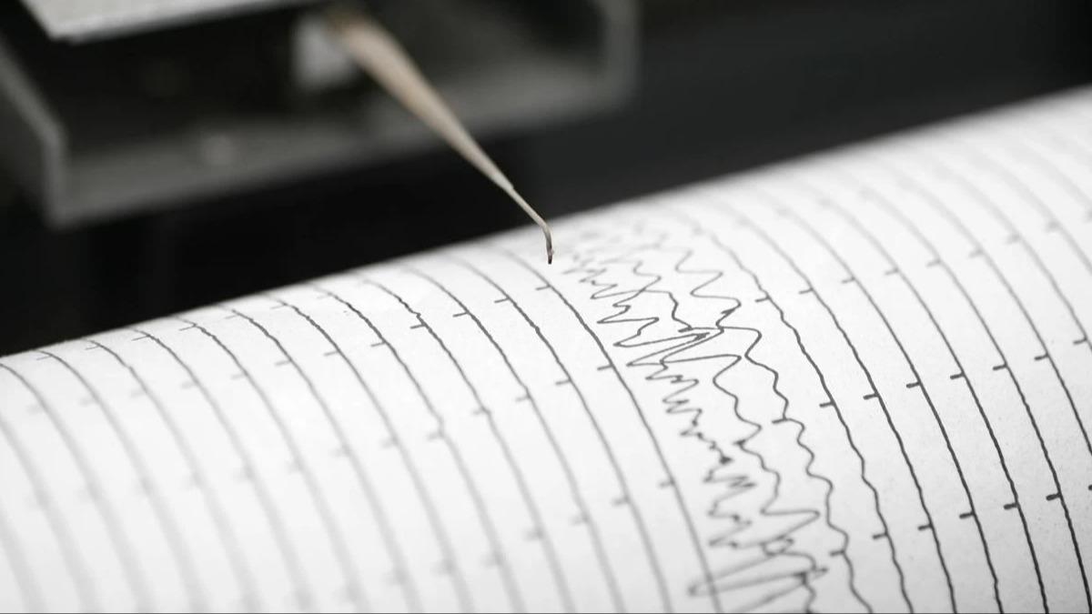Balkesir Sndrg'da 3.8 byklnde deprem 