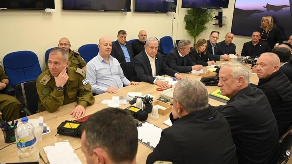 srail'de panik: Kabine gvenli blgeye tanyor