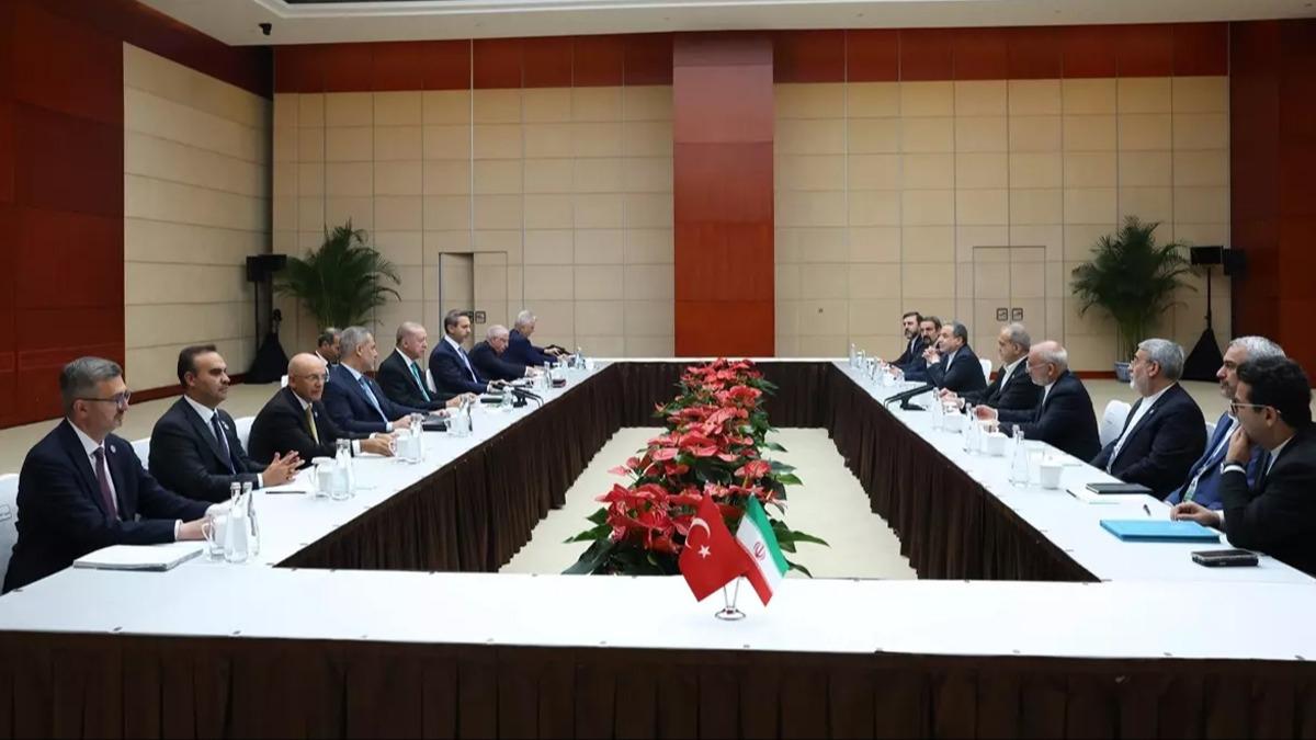Cumhurbakan Erdoan ve Pezekiyan  Zirvesi'nde bir araya geldi 