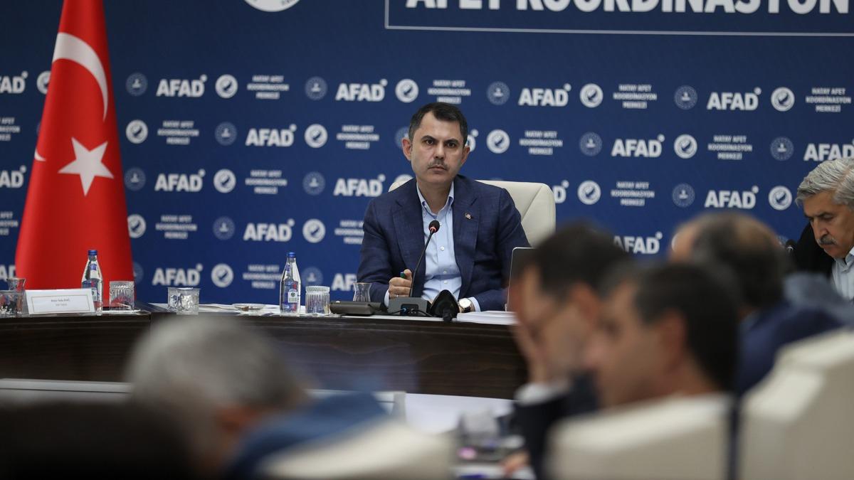 CHP ve Y Parti'den Bakan Kurum'a teekkr: Hatayllar adna ok doru hizmetler yaplyor