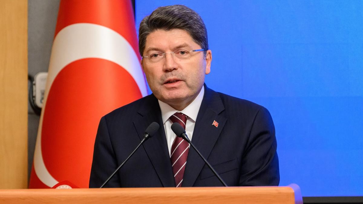 CHP'nin ''hileli'' stanbul kongresi iptal edildi... Bakan Tun: Yarglama sreci devam ediyor 