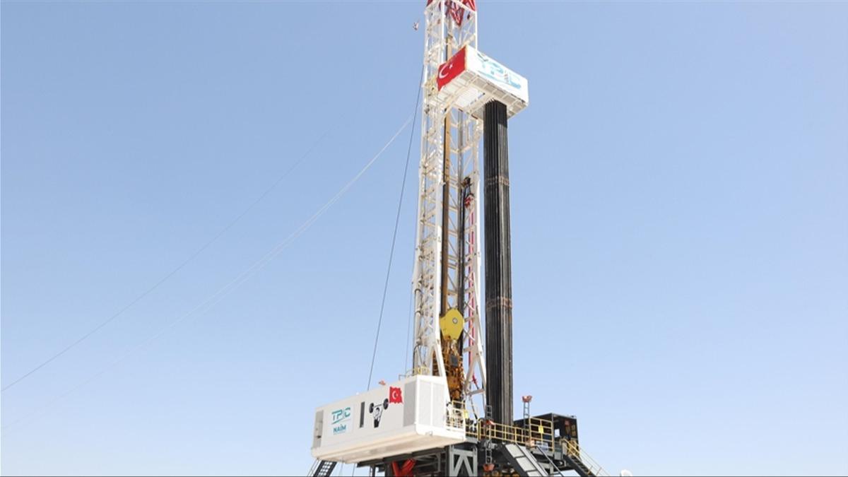 Enerjide tam bamszlk iin 55 sondaj kulesi sahada   