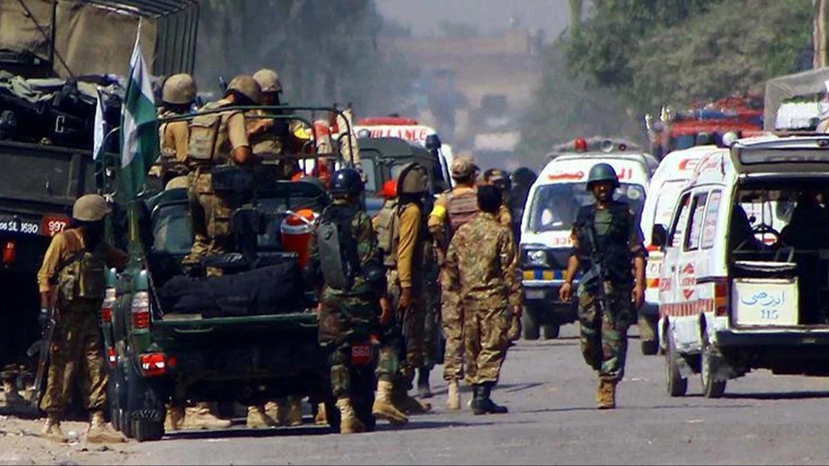 Pakistan'da askeri sse bombal saldr  
