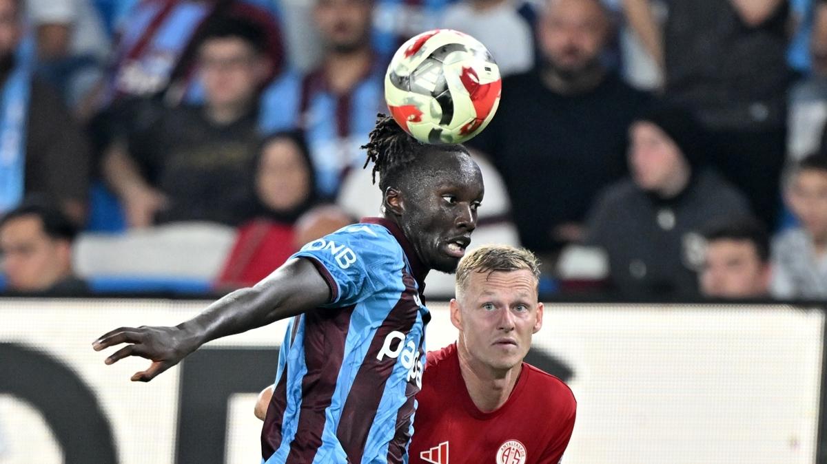 Trabzonspor'da Batista Mendy Sevilla'ya kiraland
