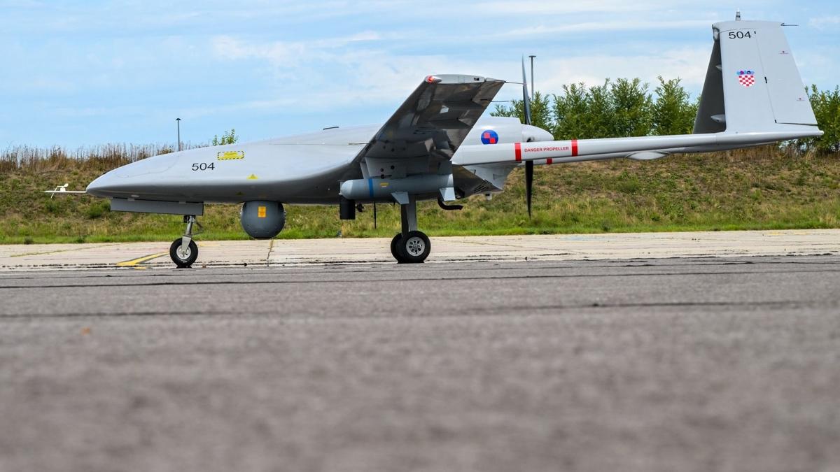 Bayraktar TB2'leri ordularna kattlar! Askeri ste gvde gsterisi 