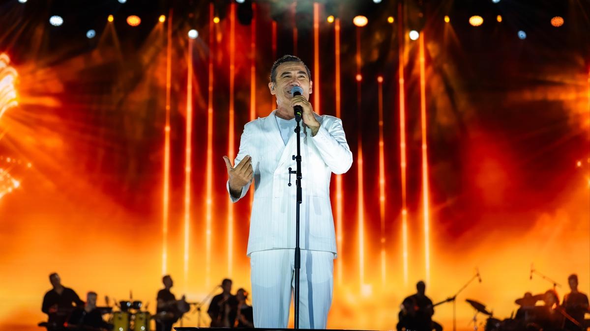 Ferhat Ger anakkale Kltr Yolu Festivali'nde konser verdi!