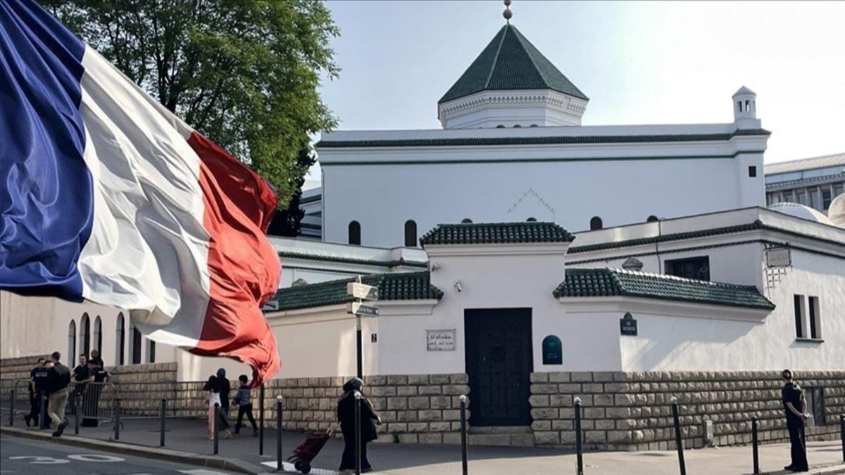 Fransa'dan skandal karar! ''Cihat'' iddias ile imamlara eitimi veren enstity kapattlar