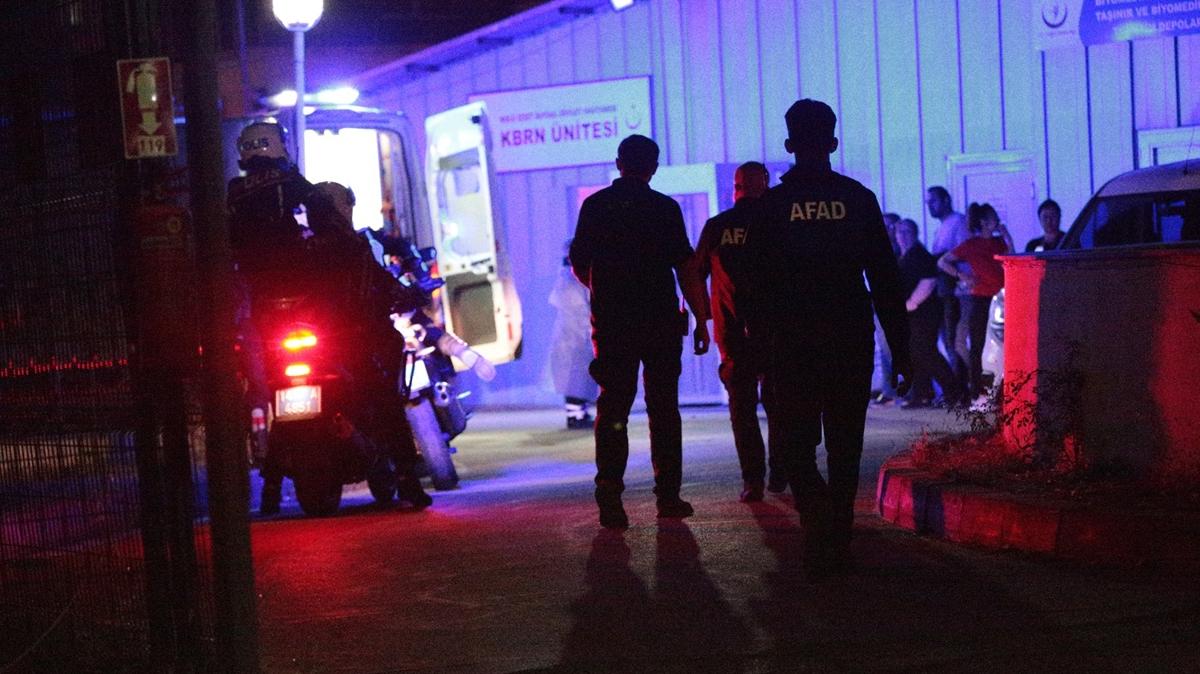 Kontrol noktasnda pheli madde alarm! 9 polis tedavi altna alnd