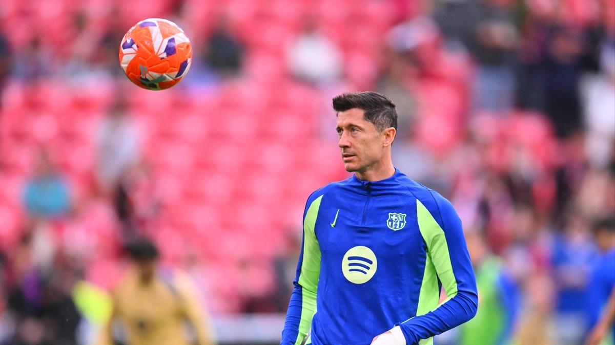 Robert Lewandowski'den dev teklife ret