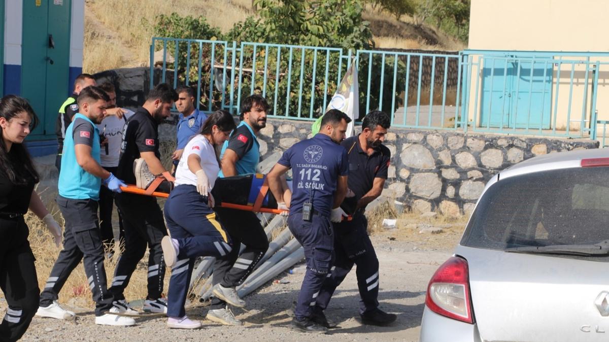 rnak'ta feci kaza: Anne ve bebei yaraland