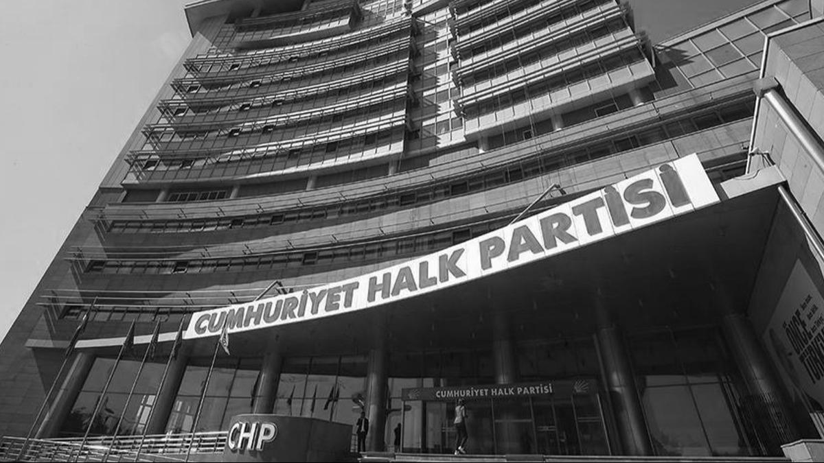 CHP'de bask toplu istifa getirdi: Bakan ve ynetimi masadan kalkt
