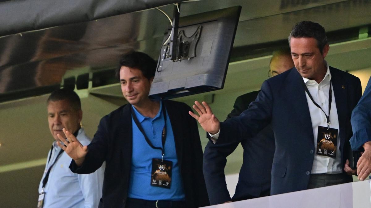 Teknik direktr toplants sona erdi! Fenerbahe'den resmi aklama geldi