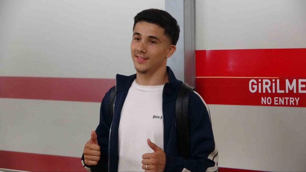 Trabzonspor'un yeni transferi Benjamin Bouchouari, Trabzon'a geldi  