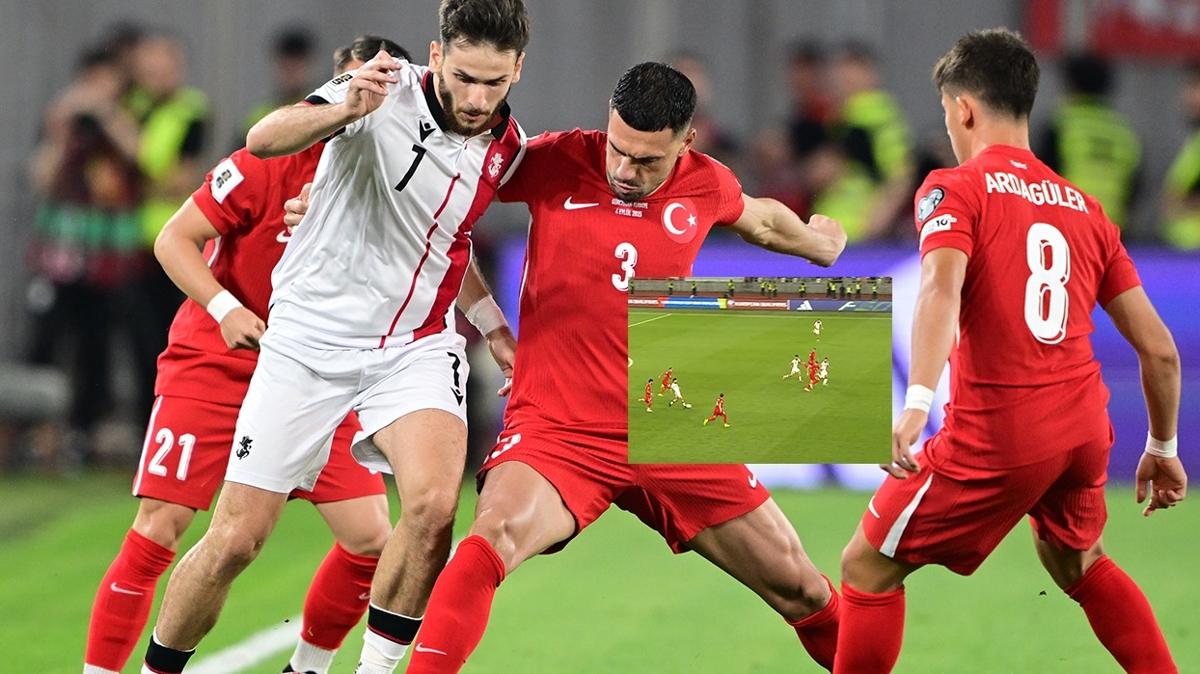 Trkiye manda kritik pozisyon! VAR'dan gol karar kt