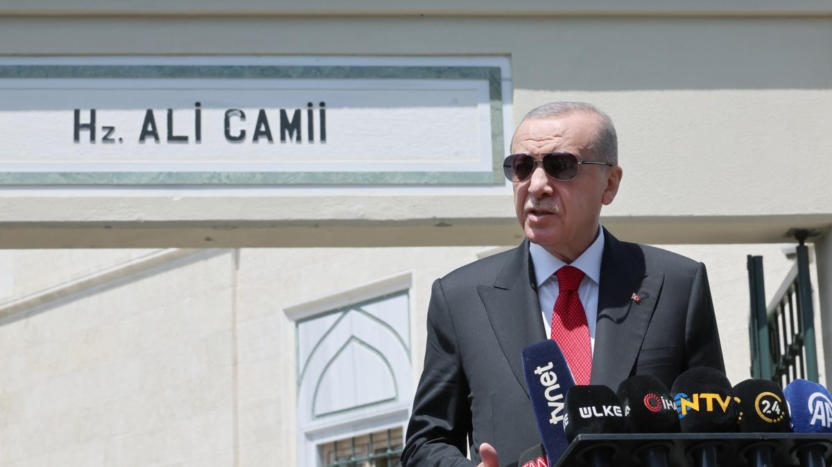 Cumhurbakan Erdoan, cuma namazn Hz. Ali Camisi'nde kld
