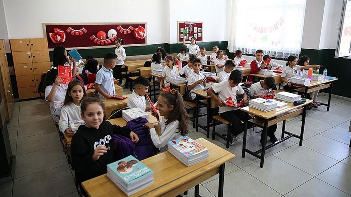 stanbul'da okul saati karar... Valilik duyurdu