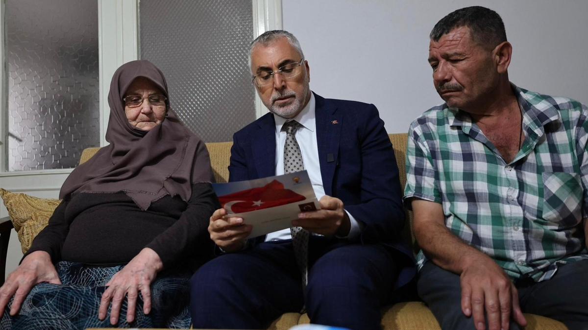 Cumhurbakan Erdoan'dan ehit ailesine mektup! Bakan Ikhan okudu