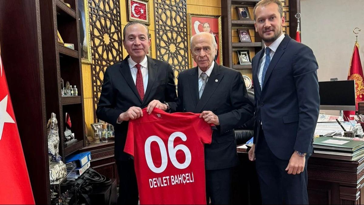 Genlerbirlii'nden MHP Lideri Baheli'ye ziyaret