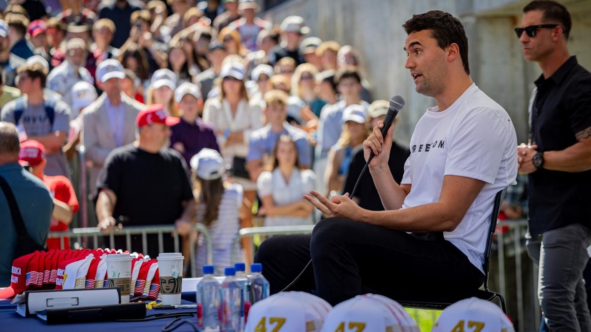 ABD'yi kartran suikast! FBI, Charlie Kirk' ldren kiinin fotorafn paylat