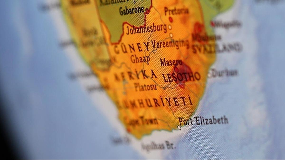 Gney Afrika'da emsal karar: Erkekler de einin soyadn alabilecek