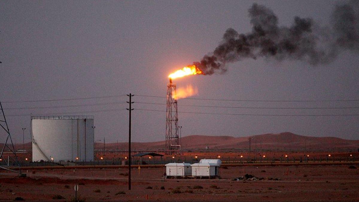 Suudi Arabistan ile imza atld! Tam 1 milyon 650 bin ham petrol tedarik edilecek