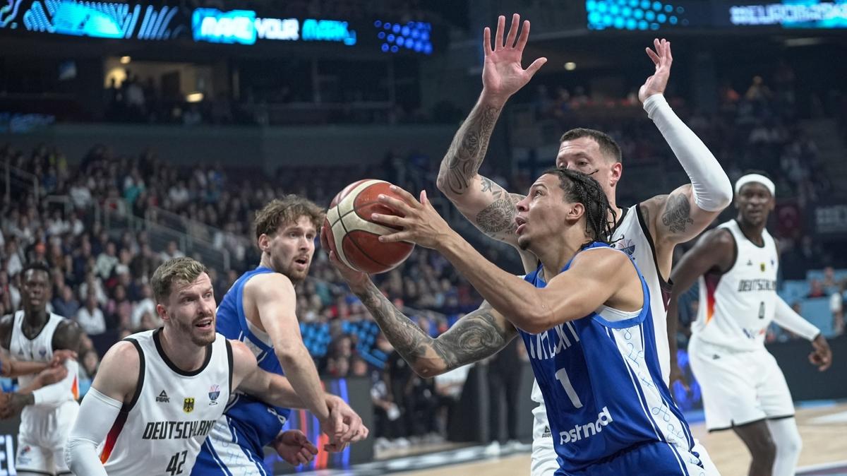 Almanya EuroBasket'te finalde!