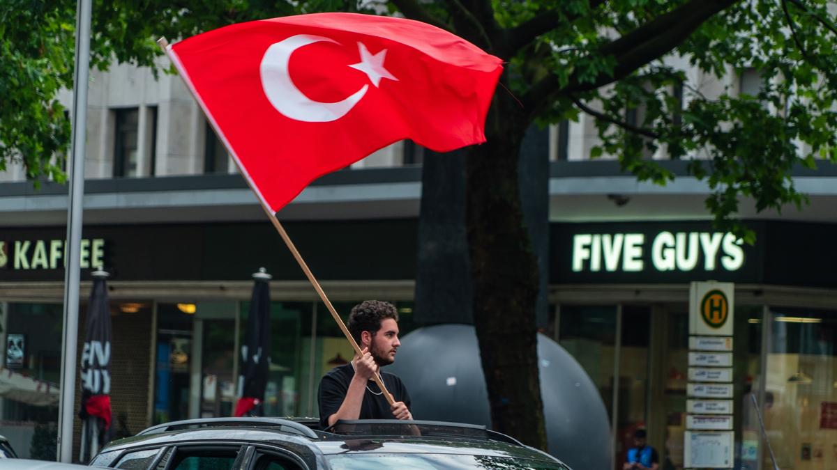 Almanya Türk toplumu siyasi katılımına hız vermeli  