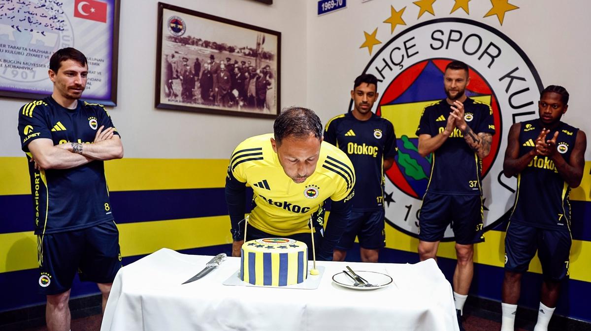 Fenerbahe Teknik Direktr Domenico Tedesco'nun doum gn kutland