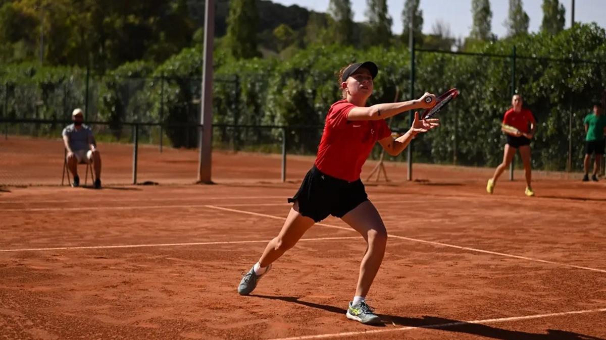 Milli tenisi Berfu Cengiz, ikinci turda havlu att