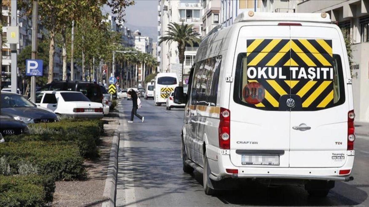 Okul yolunda dehet! renci servisine silahl saldr: Yarallar var