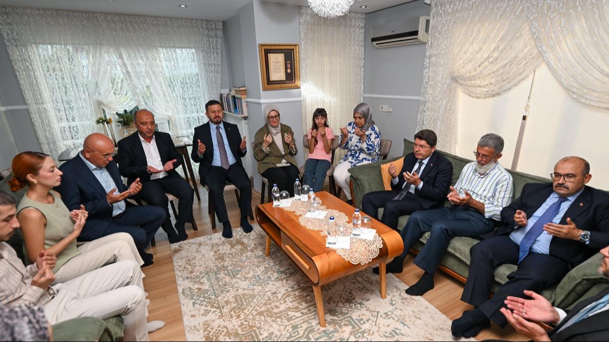 Bakan Tun'tan ehit Gkn'n ailesine ziyaret