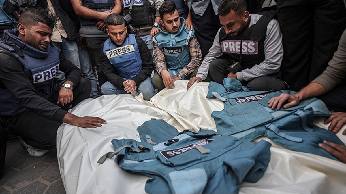 Tarihin en kanl katliam: Gazze'de 250 gazeteci ldrld