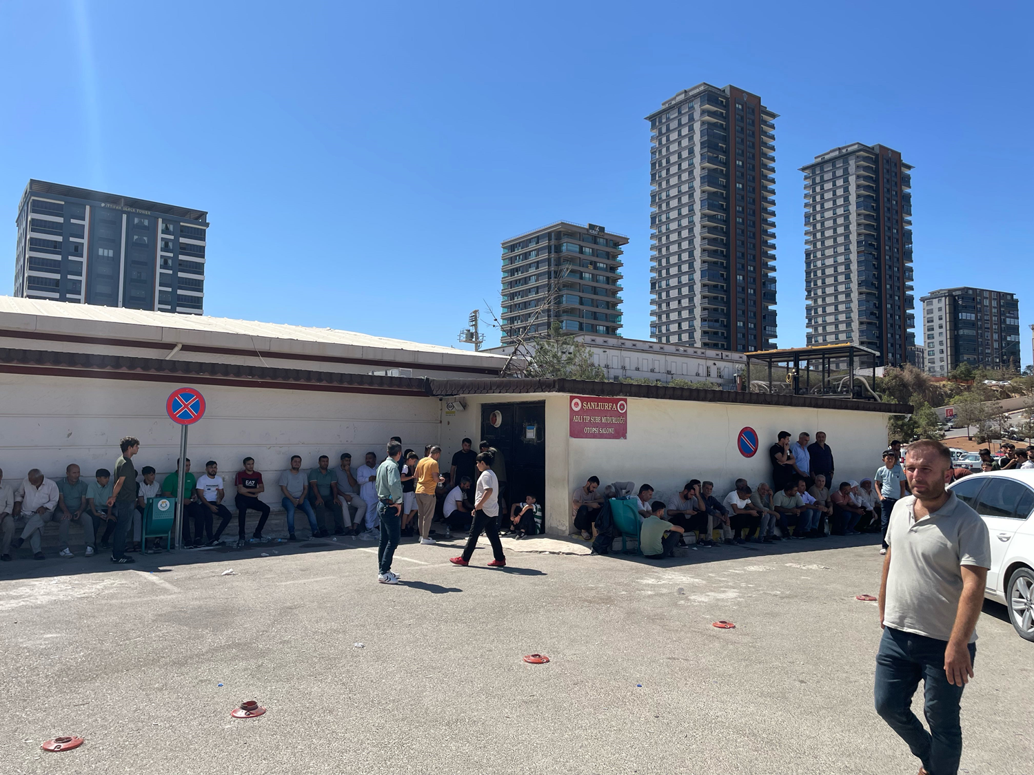 Kontrolden çıkan araç sulama kanalına devrildi! Baba ile oğlu öldü