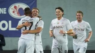 Napoli yıldızlarıyla kazandı