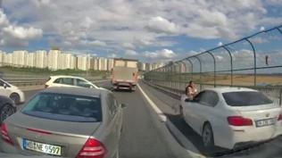 TEM'de faciadan kl pay dnld! Kediyi kurtarmak isterken canndan oluyordu