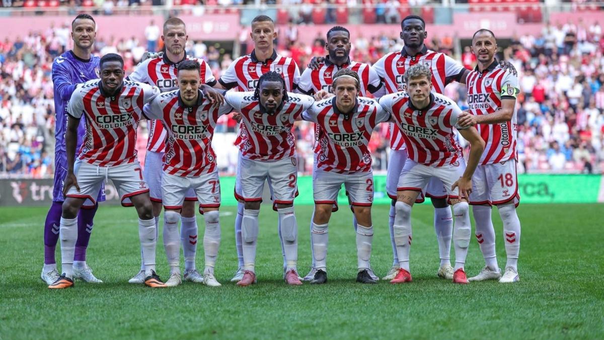 Samsunspor'da 14 transfer, 13 ayrlk