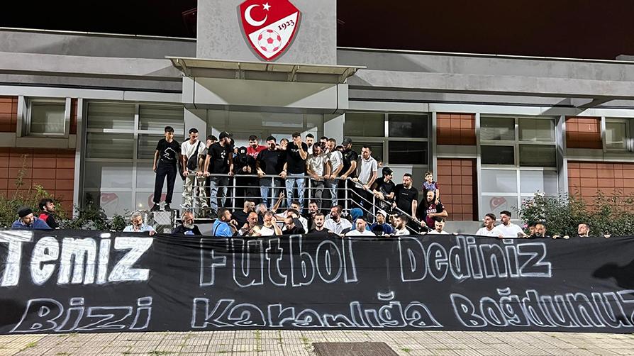 İstifaya davet ettiler