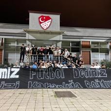 İstifaya davet ettiler