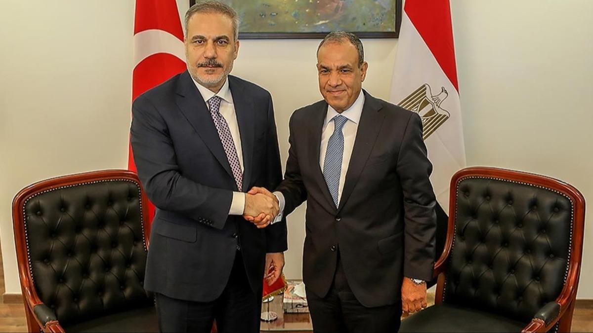 Gazze'deki gelimeler masada! Bakan Fidan, Msrl mevkida Abdulati ile grt