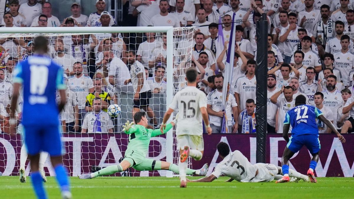 Real Madrid'de sakatlk! Oyuna devam edemedi