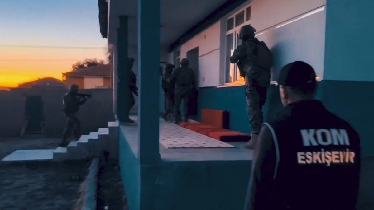 49 ilde afak operasyonu! Mali su rgtlerine ar darbe