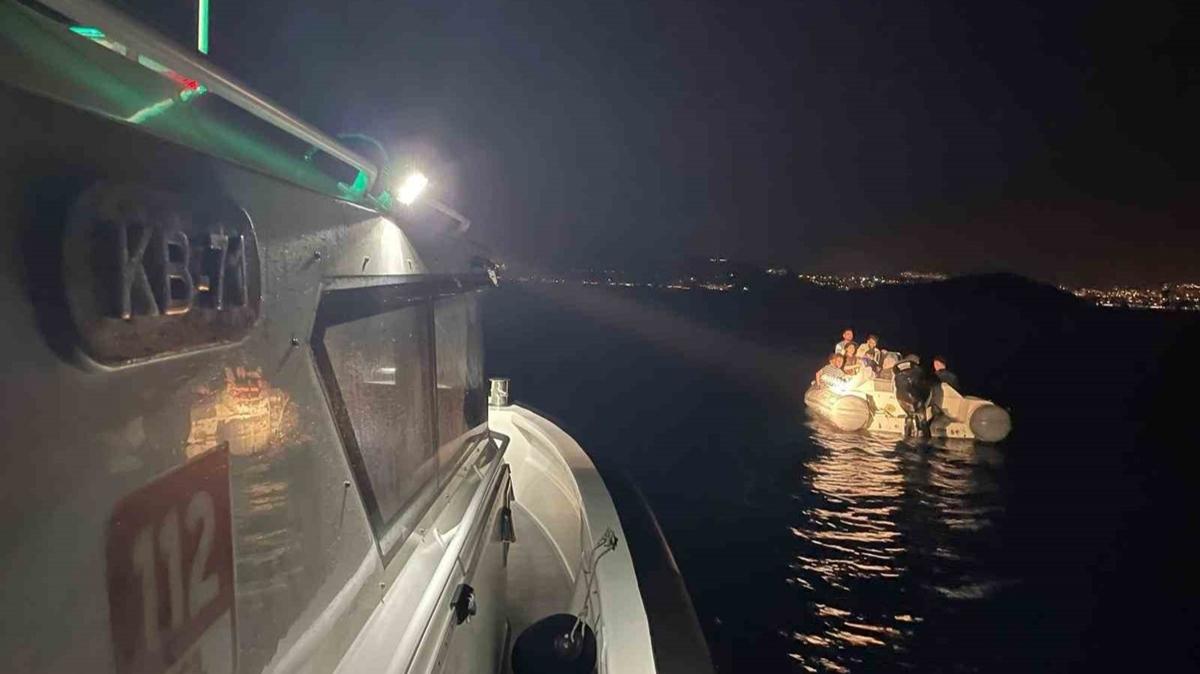 Bodrum aklarnda srklenen bottaki 20 dzensiz gmen kurtarld 