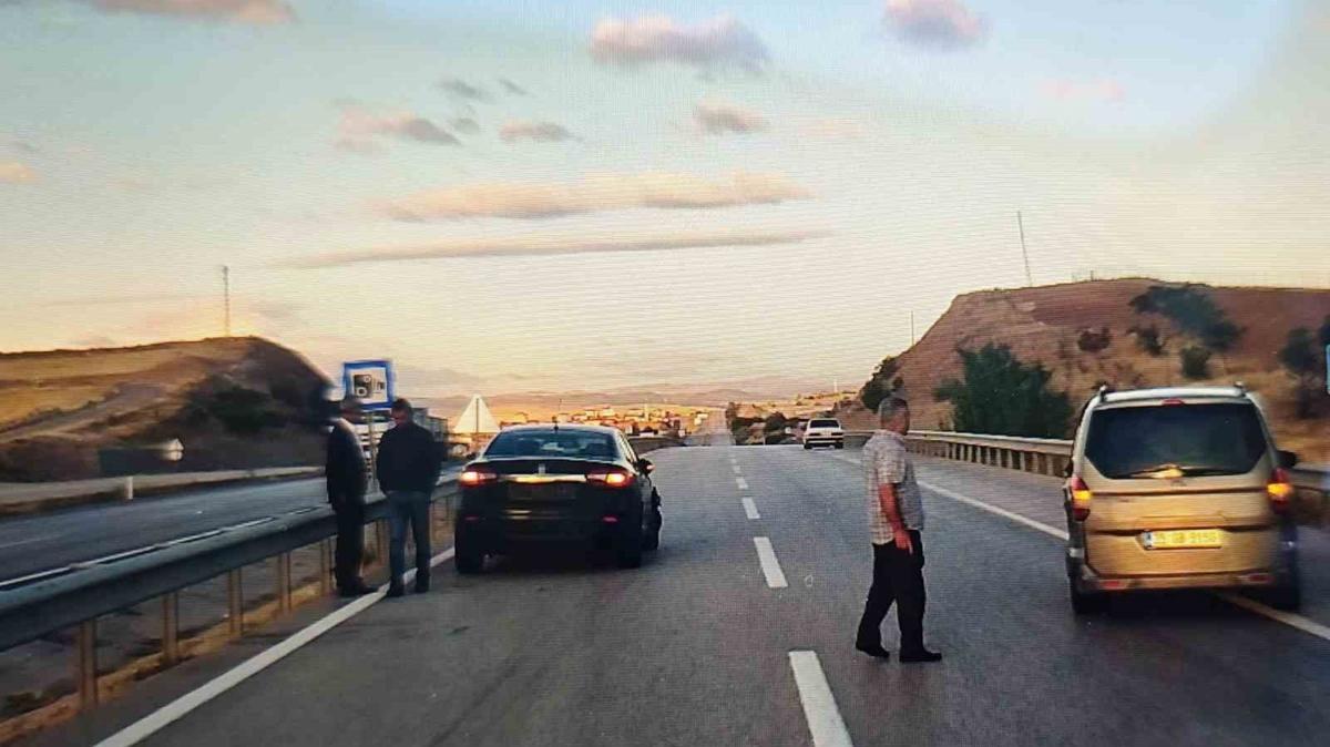 AK Partili belediye bakan trafik kazas geirdi