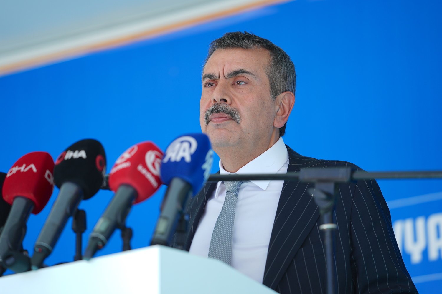 Bakan Tekin: Herkesin kendi üstüne düşeni yapmasını arzu ediyorum