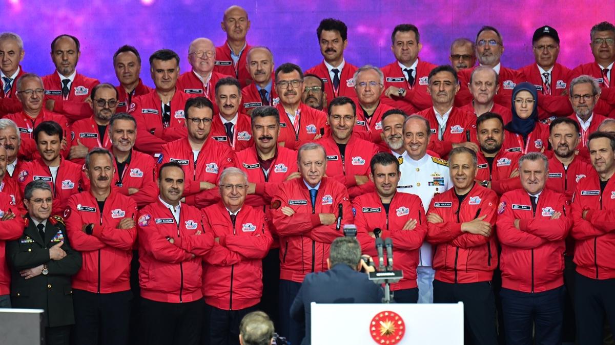 stanbul'da TEKNOFEST heyecan! Cumhurbakan Erdoan mehur pozu vermeyi ihmal etmedi
